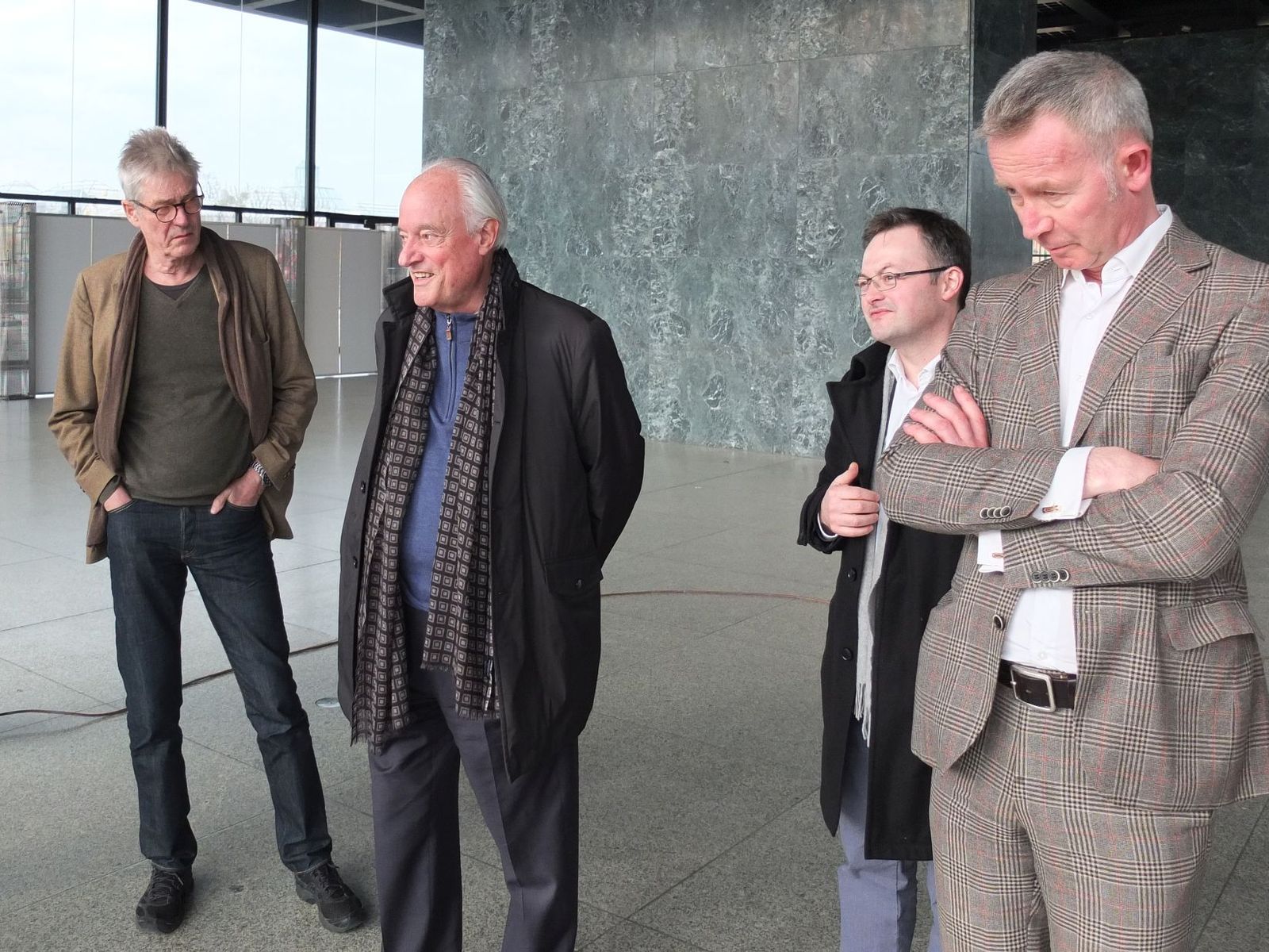 Der Architekt Dirk Lohan zu Besuch in der Neuen Nationalgalerie 2016. Foto: schmedding.vonmarlin.