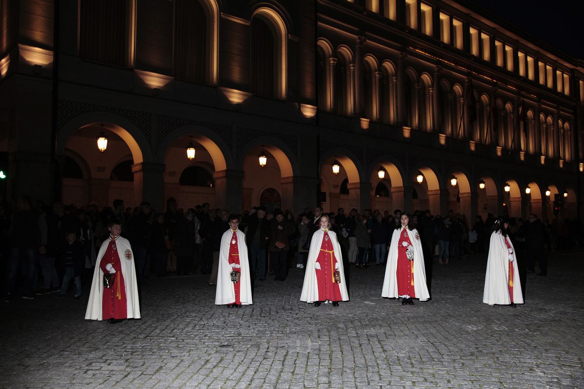 Young cofrades from the Cofradia Penitencial Santísimo Cristo Despojado  in front of the Calderón Theater. General Procession of Holy Friday