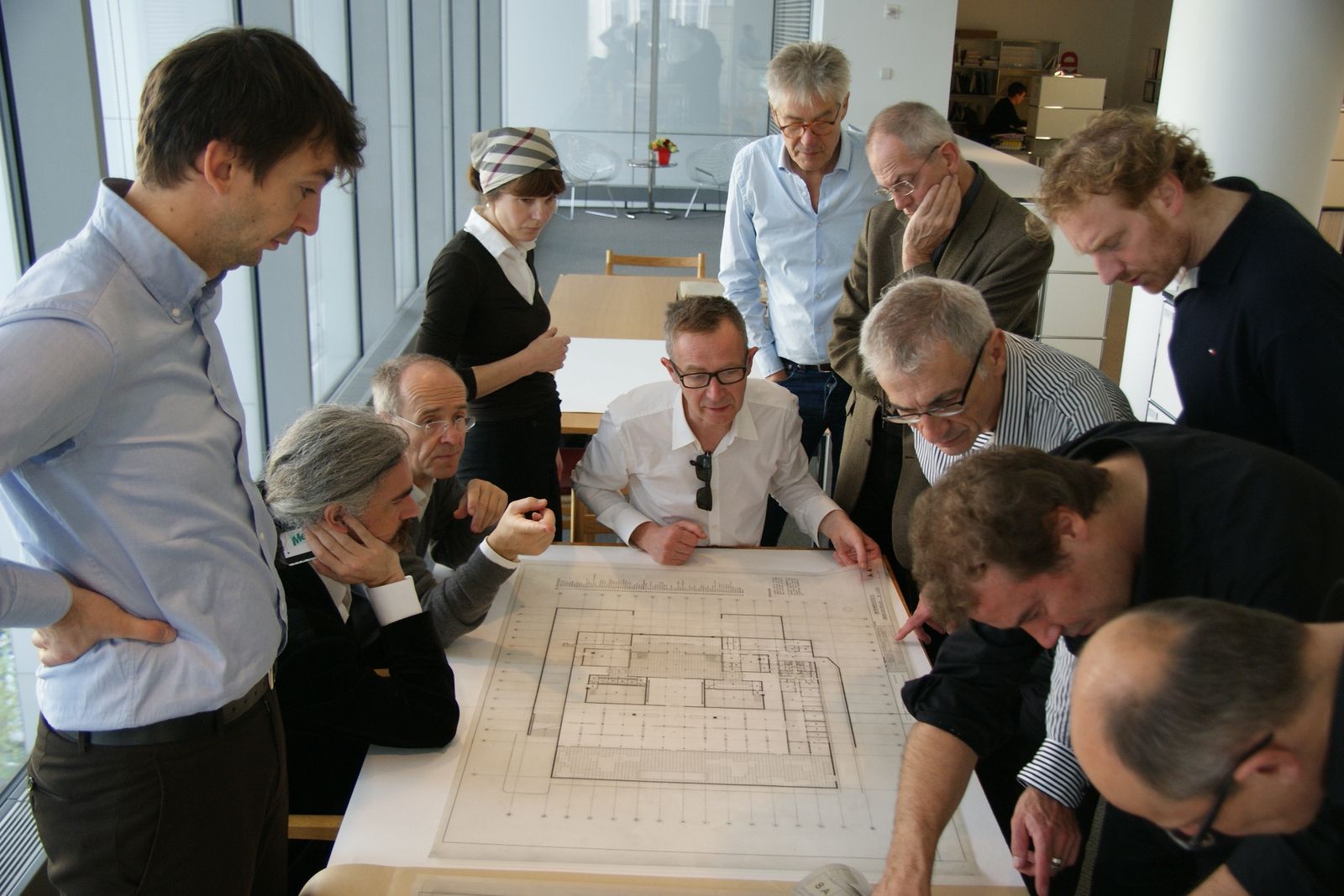 Das Projektteam studierte Originalpläne von Mies im Archiv des MoMA in New York. © David Chipperfield Architects