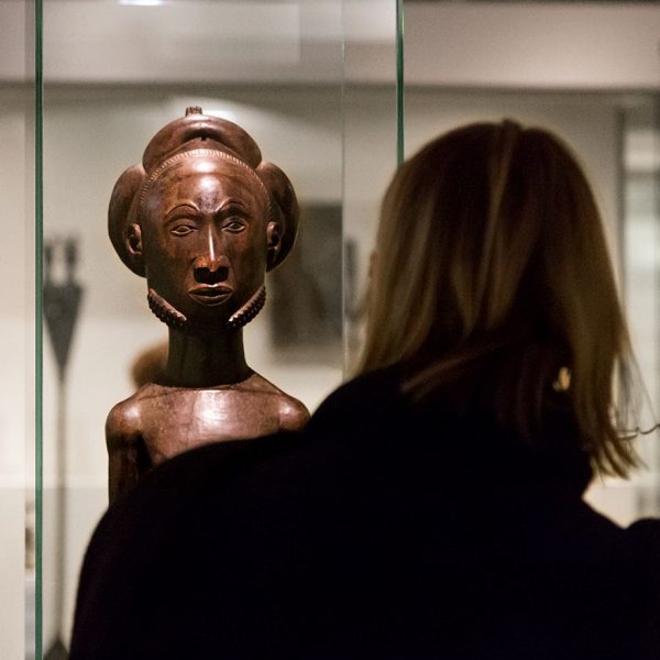 Unvergleichlich: Kunst aus Afrika im Bode-Museum. Männliche Ahnenfigur, Hemba (Demokratische Republik Kongo), 19. Jh.