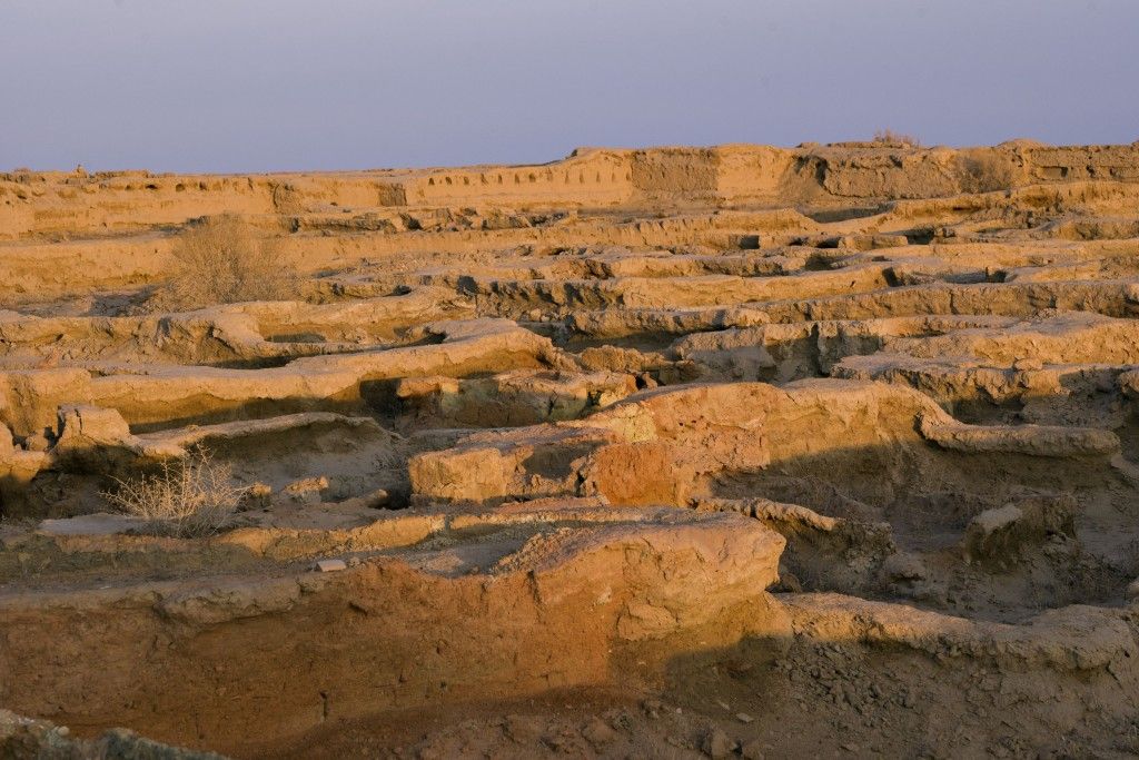 Blick auf die Grabungsstätte Gonur Depe, dem bronzezeitlichen Margiana. Foto: Herlinde Koelbl