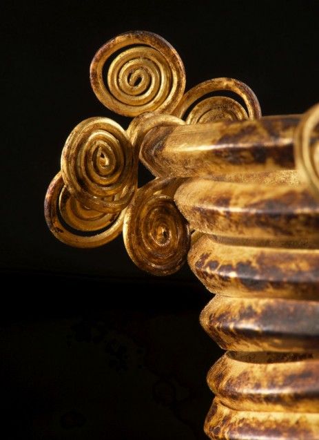 Hortfund von Gessel: Armberge aus dem Hortfund von Gessel Detail, Gold, 1300 v. Chr.© Niedersächsisches Landesamt für Denkmalpflege, Foto: Volker Minkus