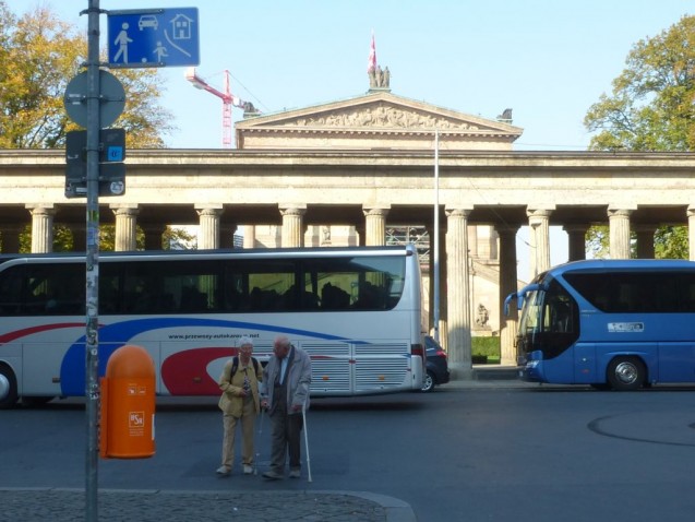 Bus-Chaos auf der Museumsinsel. Foto: Anke Weber