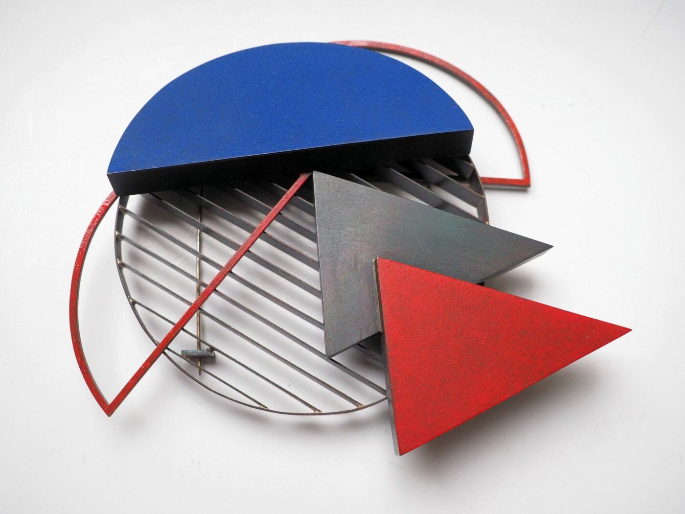 Brosche mit geometrischen Formen aus Eisen, 1987 © Joachim Ewald